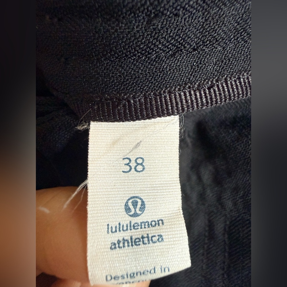Lululemon Cadence Commuter Shorts - Picture 6 of 7